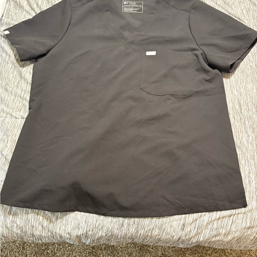Black Figs womens Scrub top